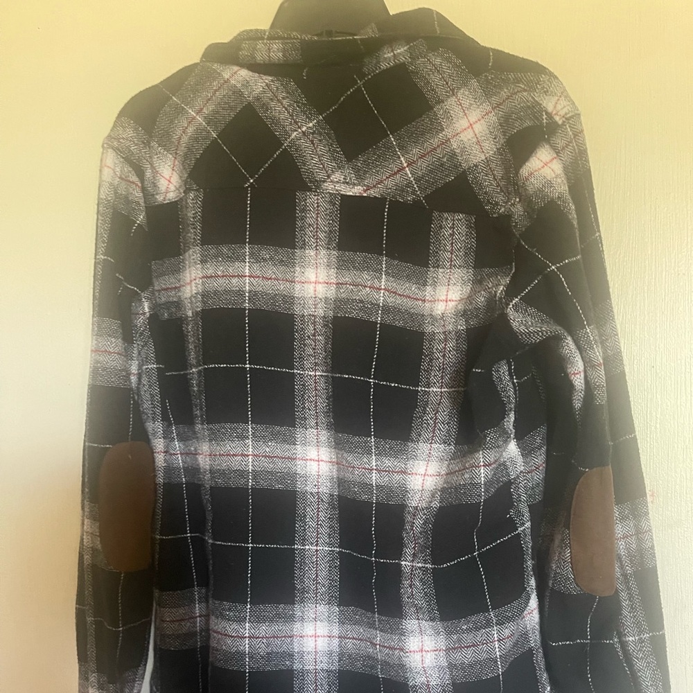 Ci Sono | size: Medium | Black and White Flannel with red stripes